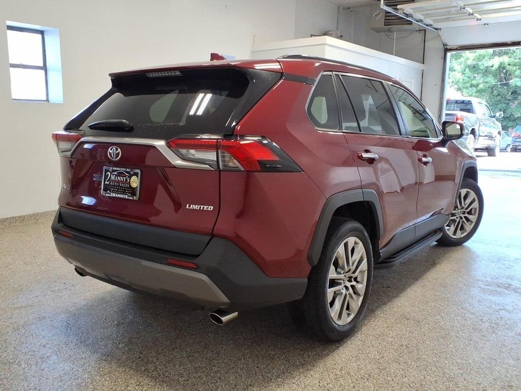 Toyota RAV4 Limited FWD (Natl) 2019