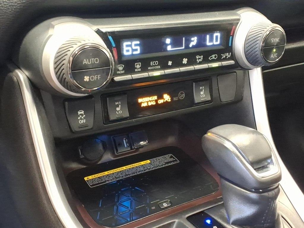 Toyota RAV4 Limited FWD (Natl) 2019