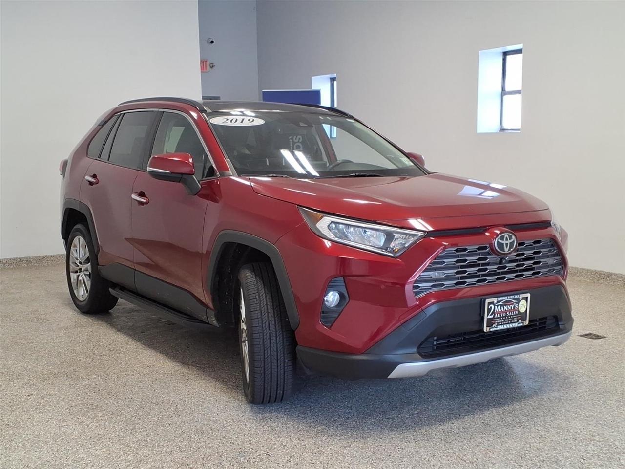 Toyota RAV4 Limited V6 2WD 2019
