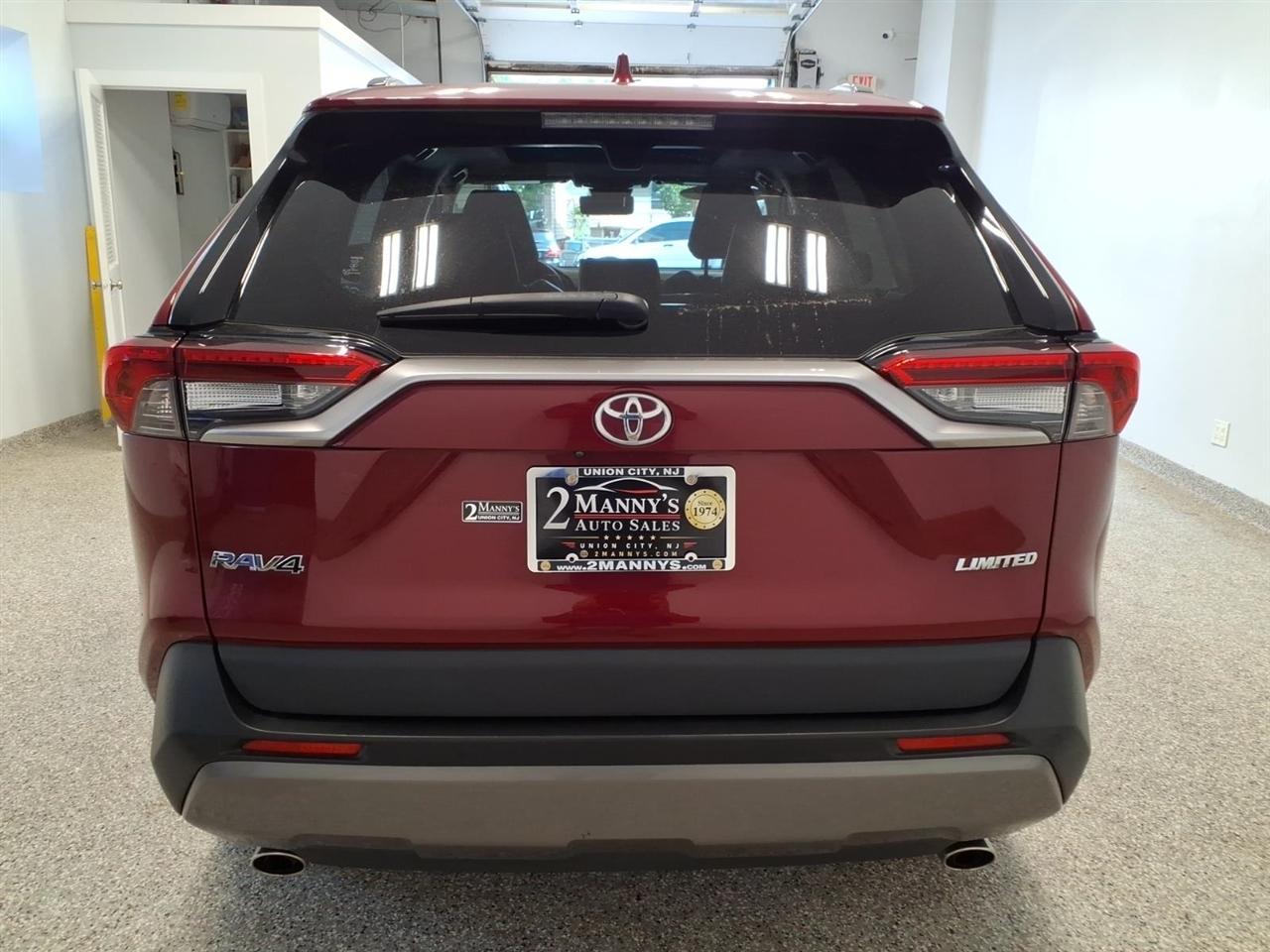 Toyota RAV4 Limited V6 2WD 2019