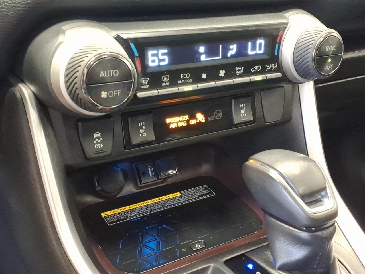 Toyota RAV4 Limited V6 2WD 2019