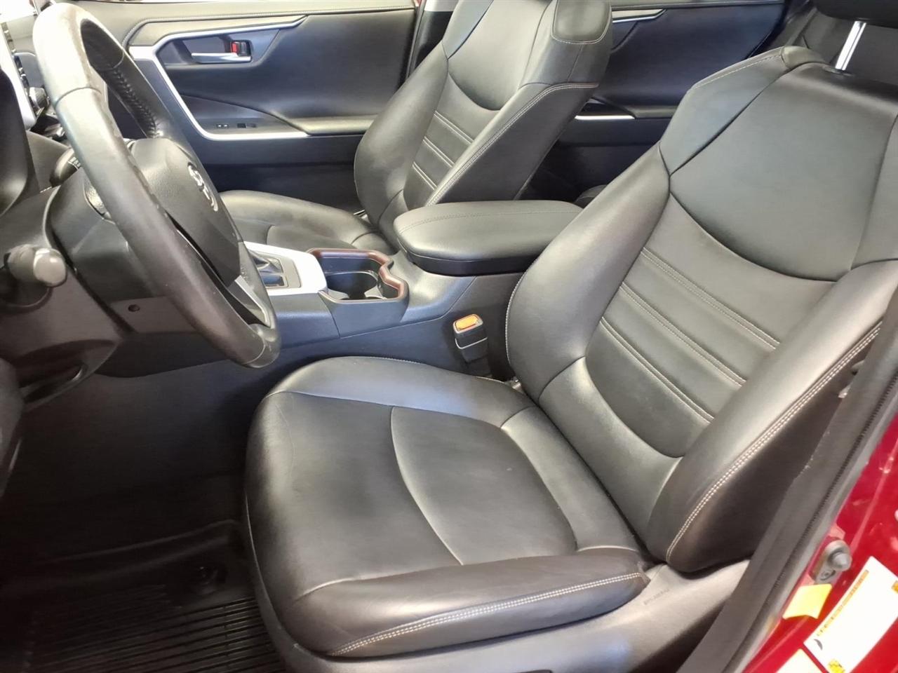 Toyota RAV4 Limited V6 2WD 2019