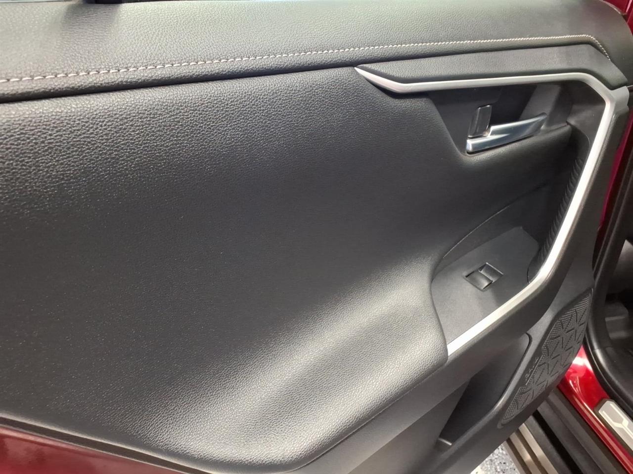 Toyota RAV4 Limited V6 2WD 2019