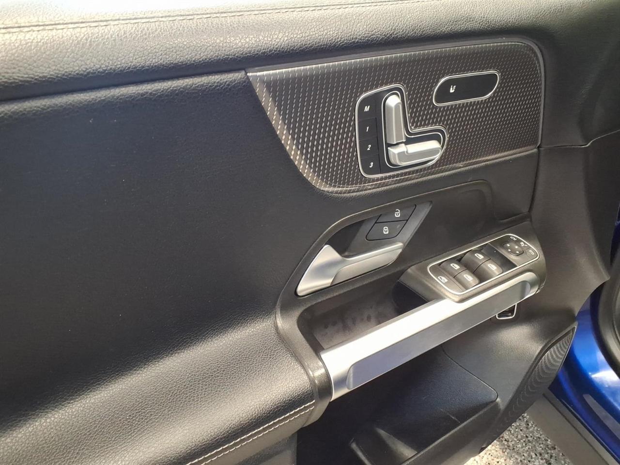 Mercedes-Benz GLB GLB 250 4MATIC SUV 2021