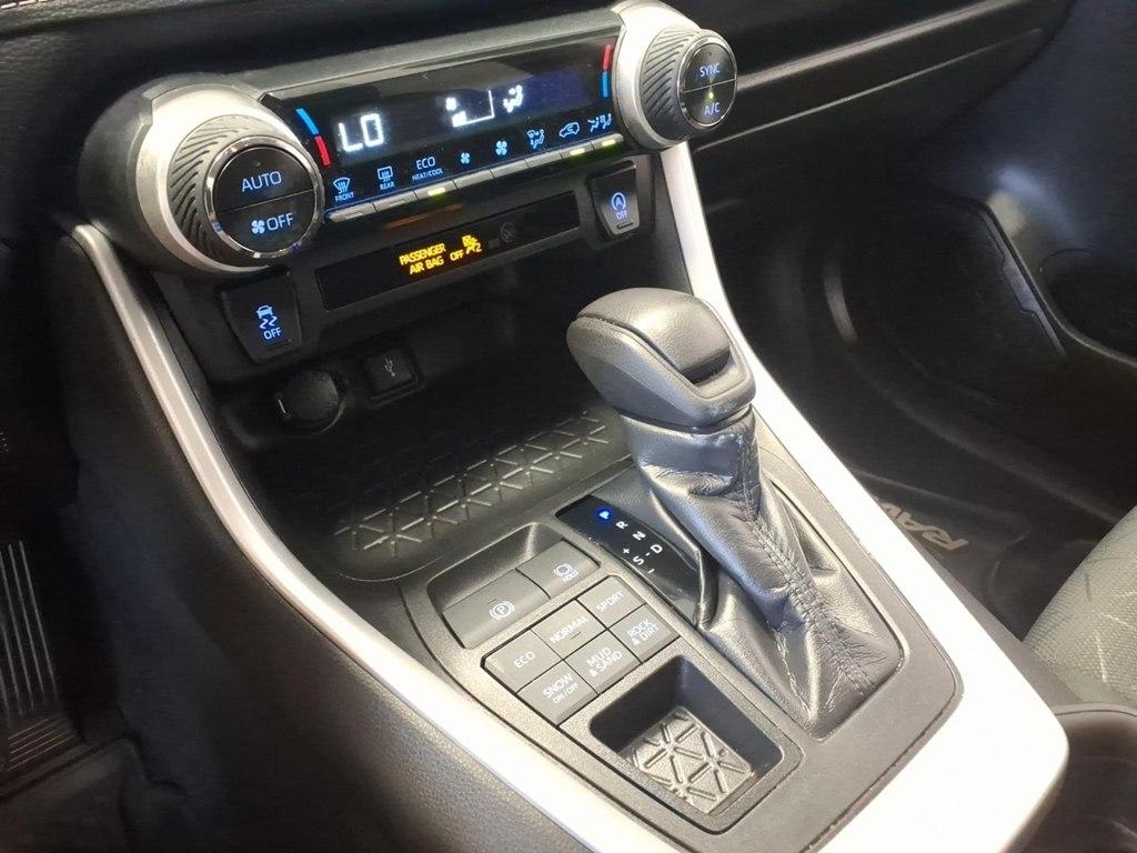 Toyota RAV4 XLE AWD (Natl) 2020