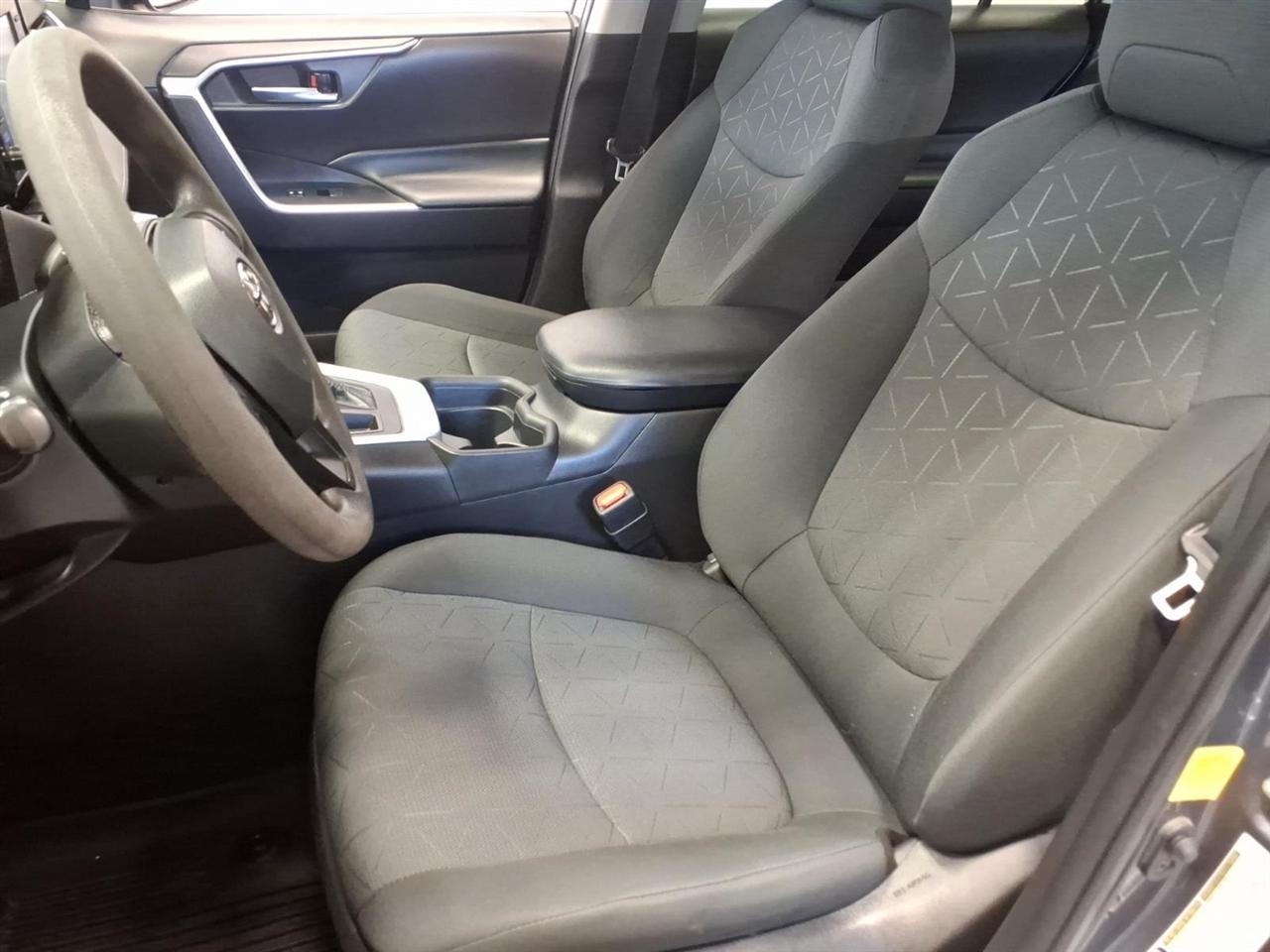 Toyota RAV4 XLE AWD (Natl) 2020