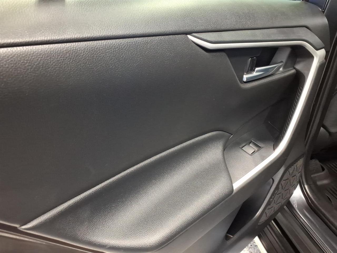 Toyota RAV4 XLE AWD (Natl) 2020