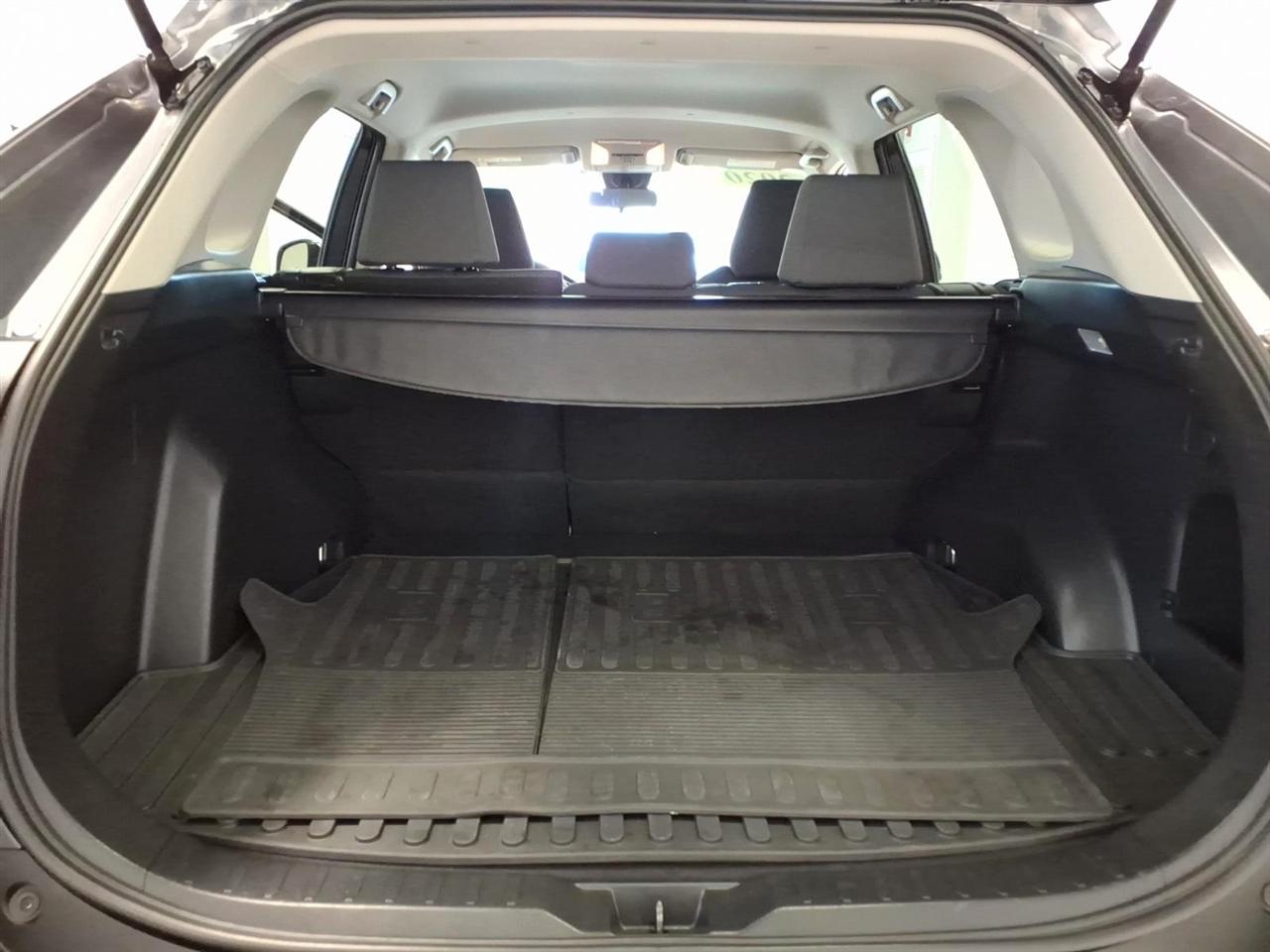 Toyota RAV4 XLE AWD (Natl) 2020