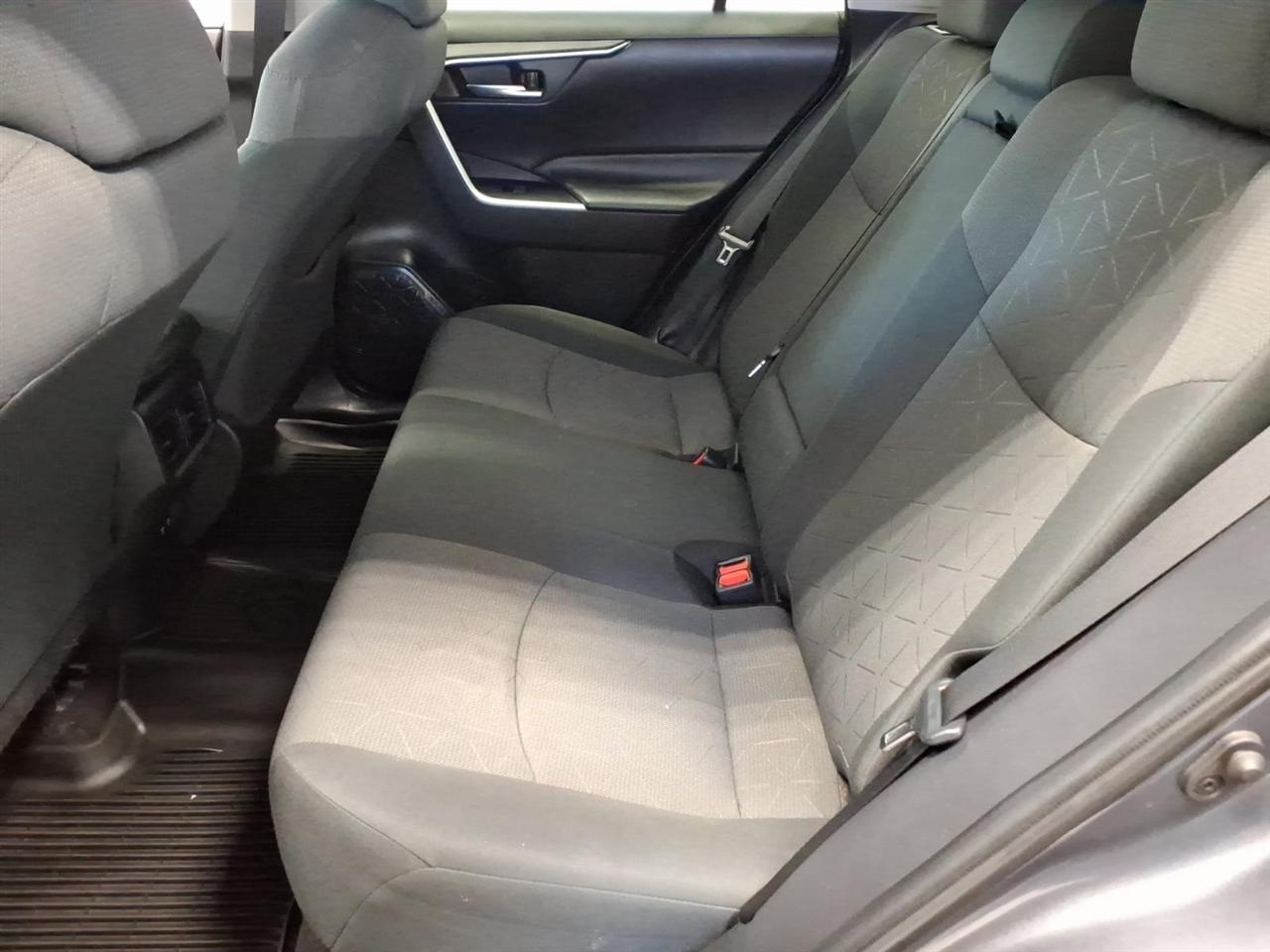 Toyota RAV4 XLE AWD (Natl) 2020