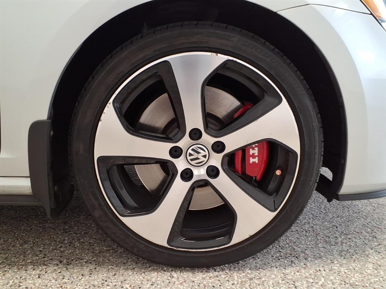 Volkswagen Golf GTI 2.0T 4-Door Autobahn DSG 2017