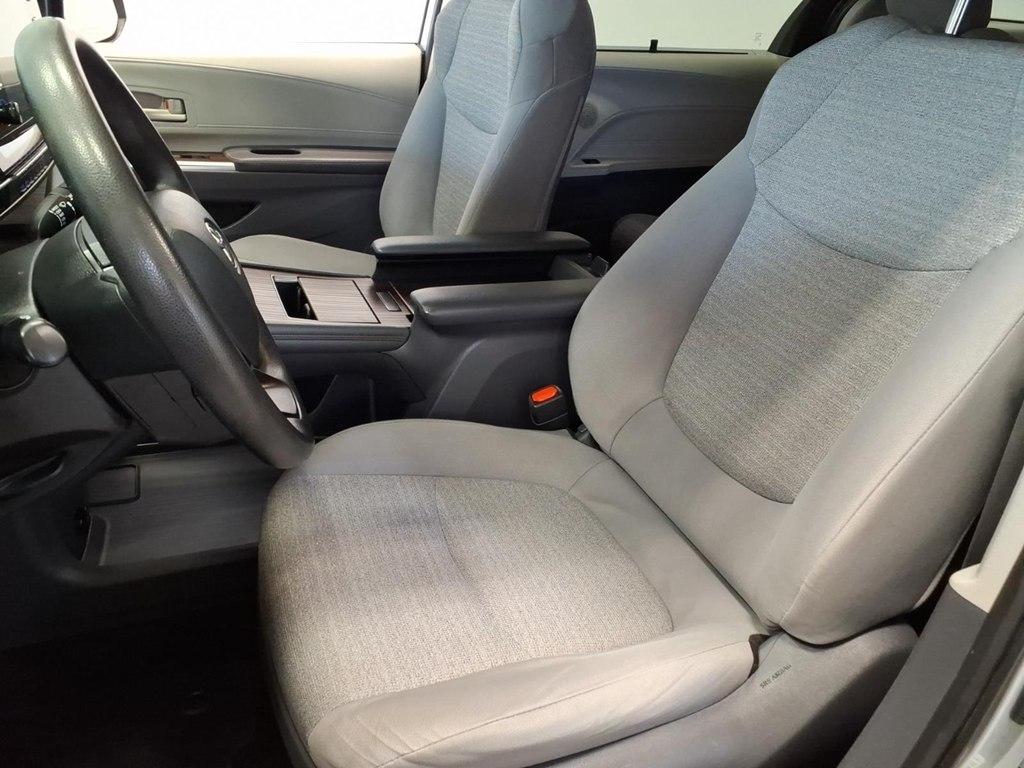 Toyota Sienna Hybrid LE 5D Wagon 8 Pass 2021