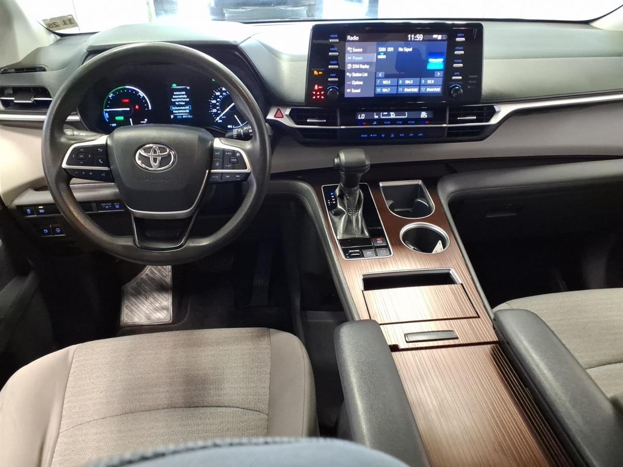 Toyota Sienna Hybrid LE 5D Wagon 8 Pass 2021
