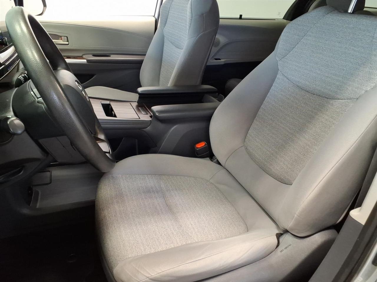 Toyota Sienna Hybrid LE 5D Wagon 8 Pass 2021