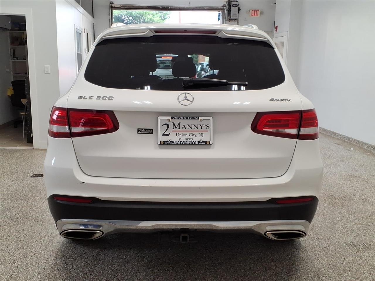 Mercedes-Benz GLC GLC 300 4MATIC SUV 2017