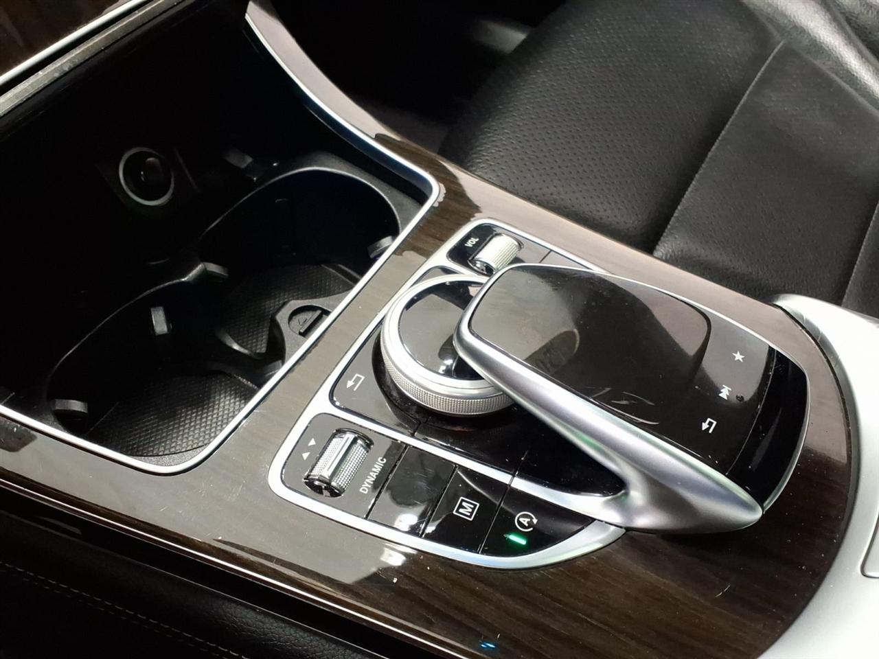 Mercedes-Benz GLC GLC 300 4MATIC SUV 2017