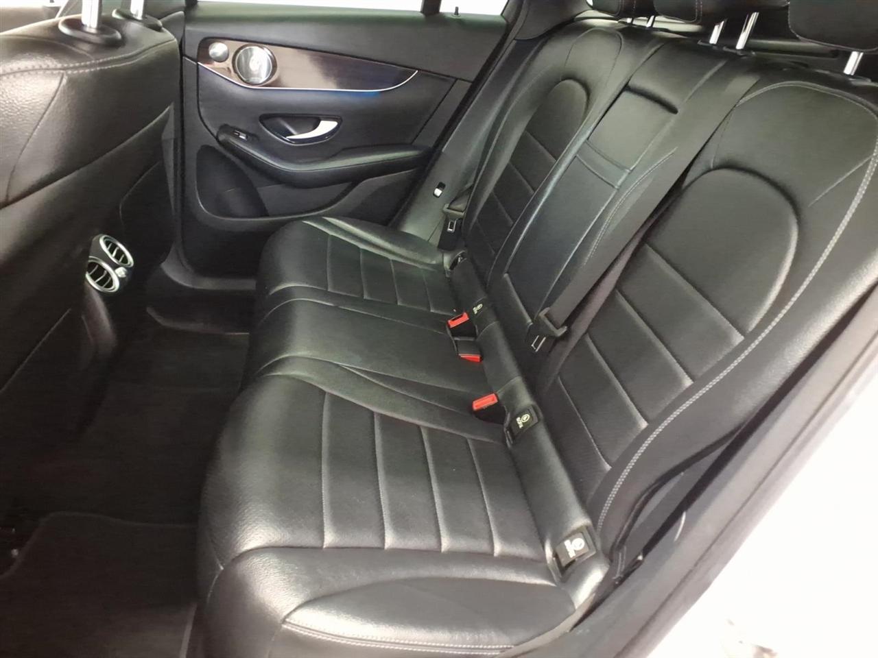 Mercedes-Benz GLC GLC 300 4MATIC SUV 2017