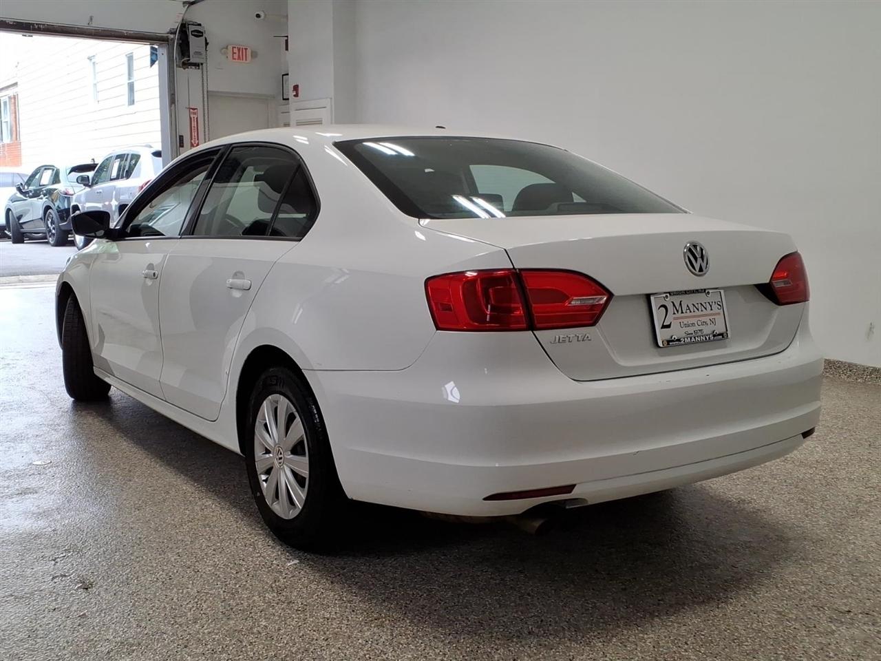 Volkswagen Jetta Sedan 4dr Auto S 2014