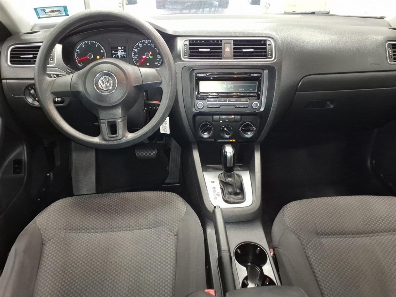 Volkswagen Jetta Sedan 4dr Auto S 2014