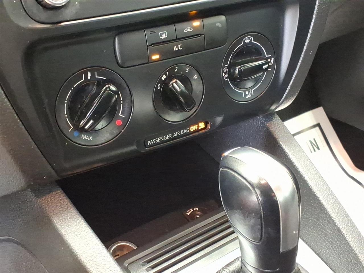 Volkswagen Jetta Sedan 4dr Auto S 2014