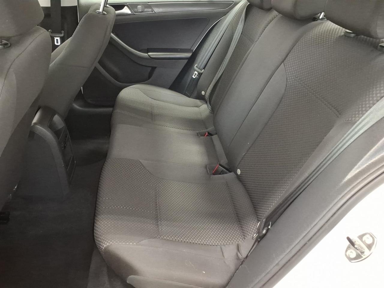 Volkswagen Jetta Sedan 4dr Auto S 2014