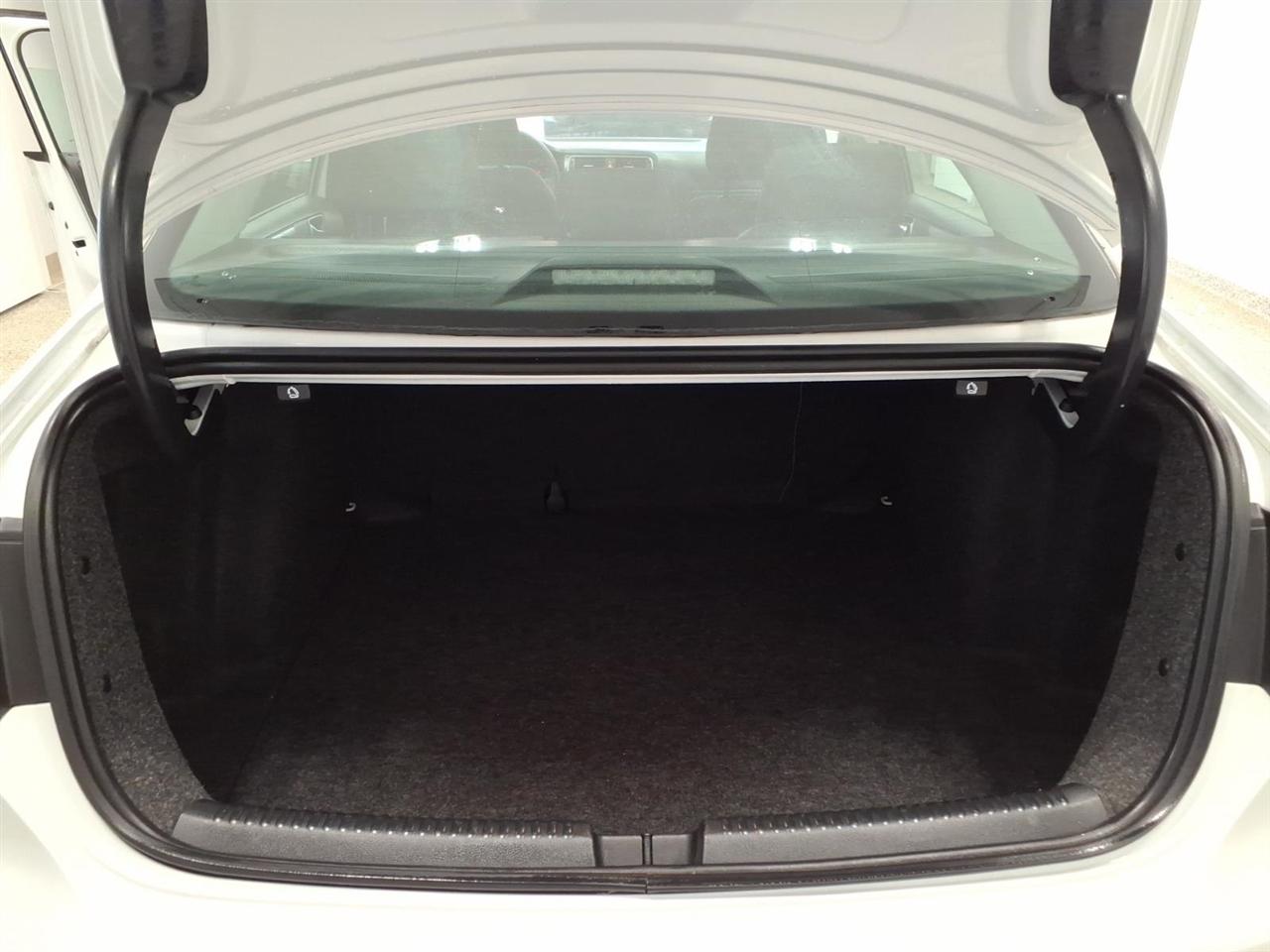 Volkswagen Jetta Sedan 4dr Auto S 2014