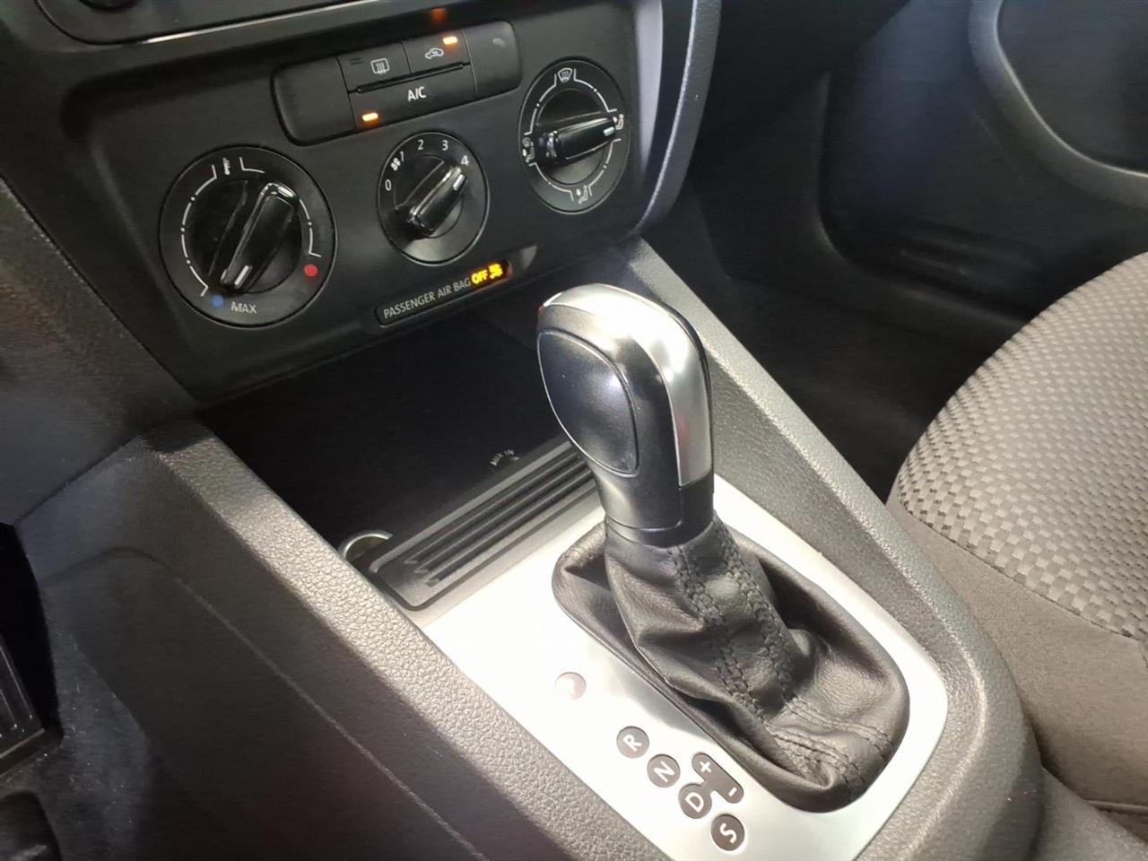 Volkswagen Jetta Sedan 4dr Auto S 2014