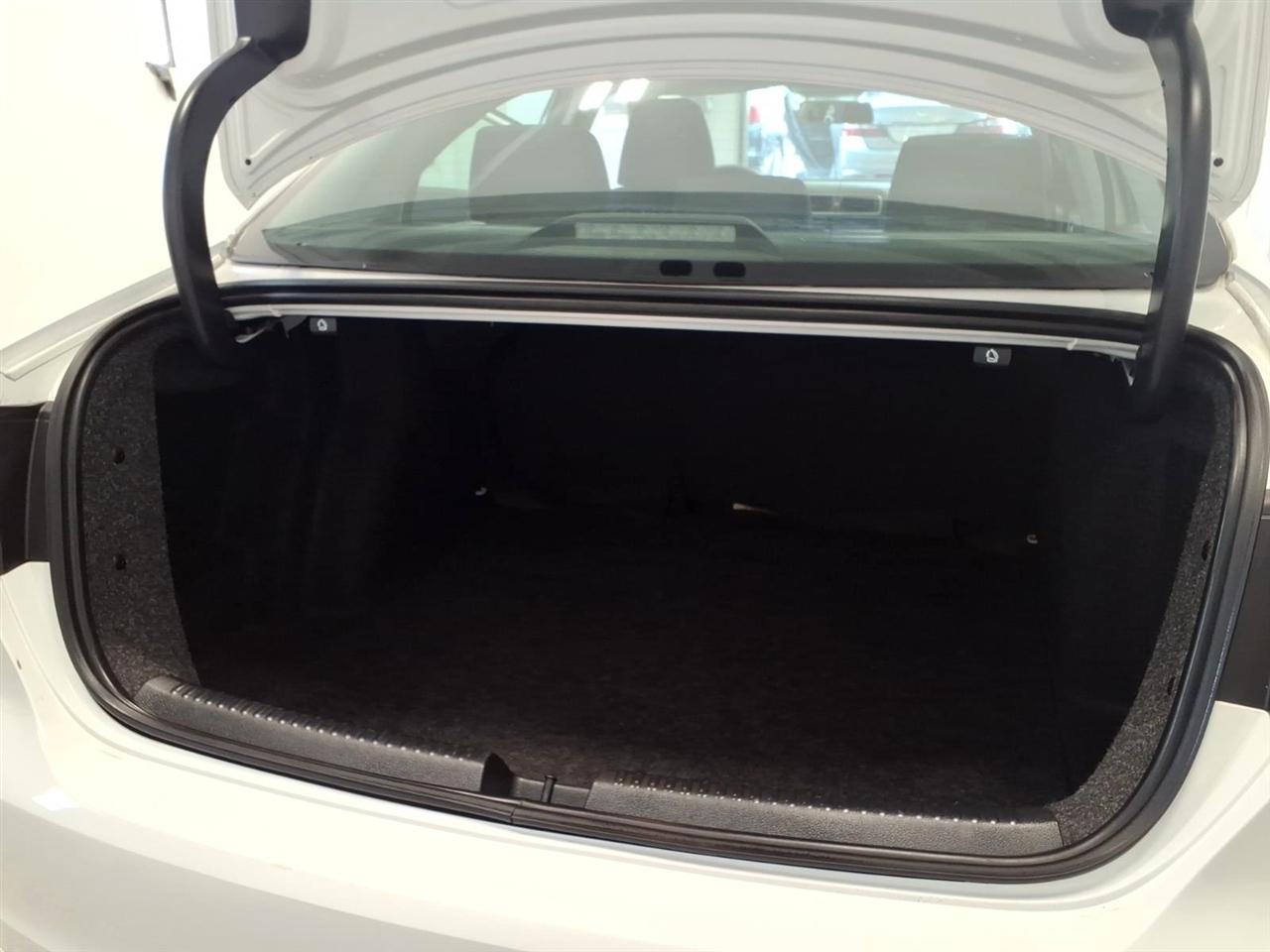 Volkswagen Jetta Sedan 4dr Auto S 2014