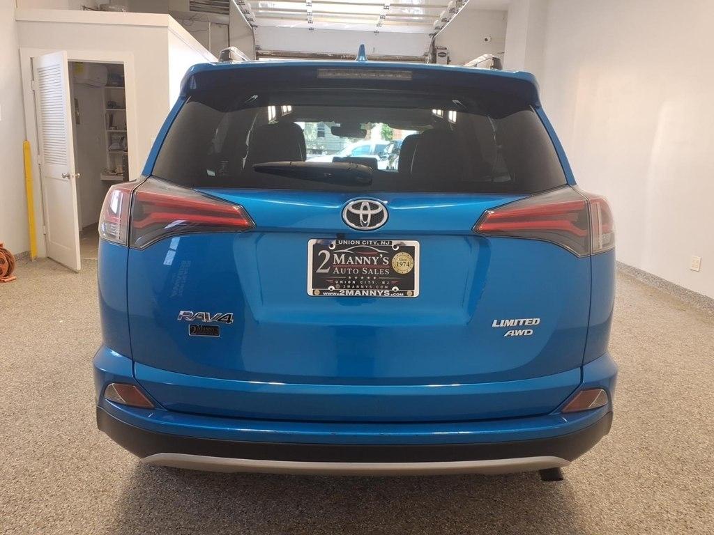 Toyota RAV4 Limited AWD (Natl) 2018