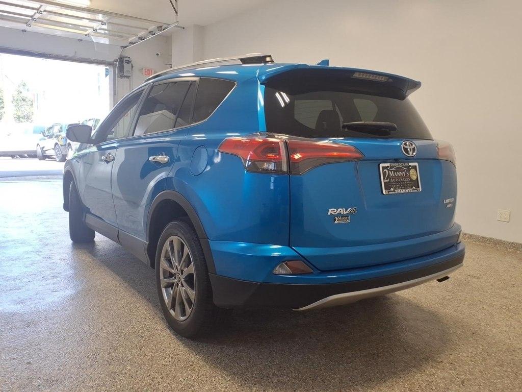 Toyota RAV4 Limited AWD (Natl) 2018