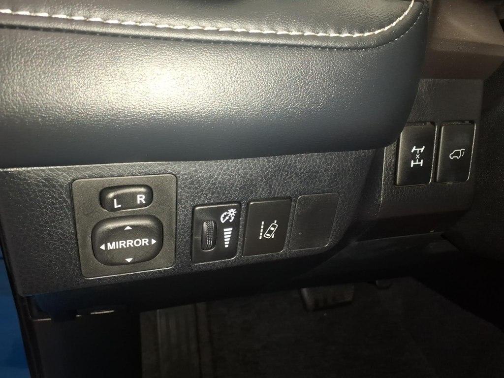 Toyota RAV4 Limited AWD (Natl) 2018