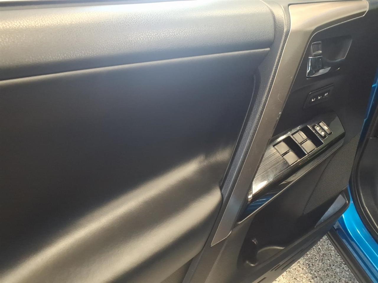 Toyota RAV4 Limited AWD (Natl) 2018