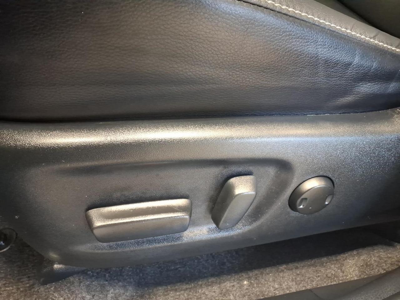 Toyota RAV4 Limited AWD (Natl) 2018