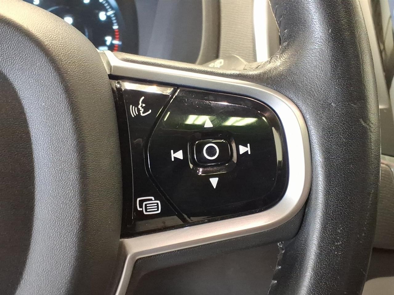 Volvo XC90 T6 AWD 7-Passenger Momentum 2018