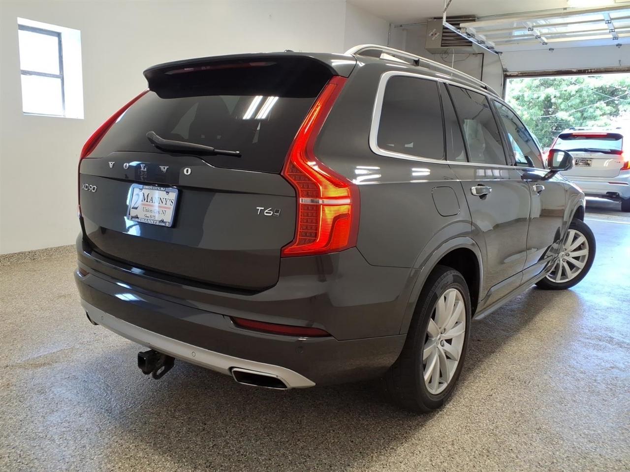 Volvo XC90 T6 AWD 7-Passenger Momentum 2018