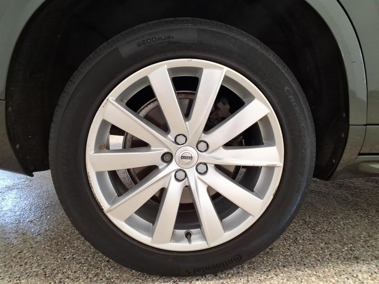 Volvo XC90 T6 AWD 7-Passenger Momentum 2018