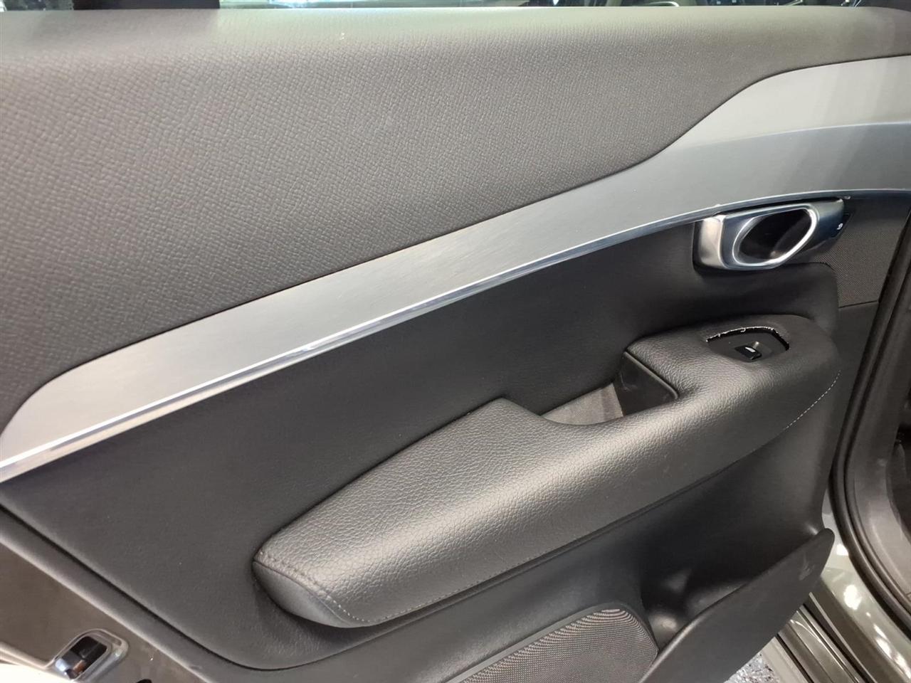 Volvo XC90 T6 AWD 7-Passenger Momentum 2018