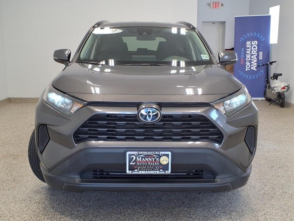 Toyota RAV4 LE AWD (Natl) 2021