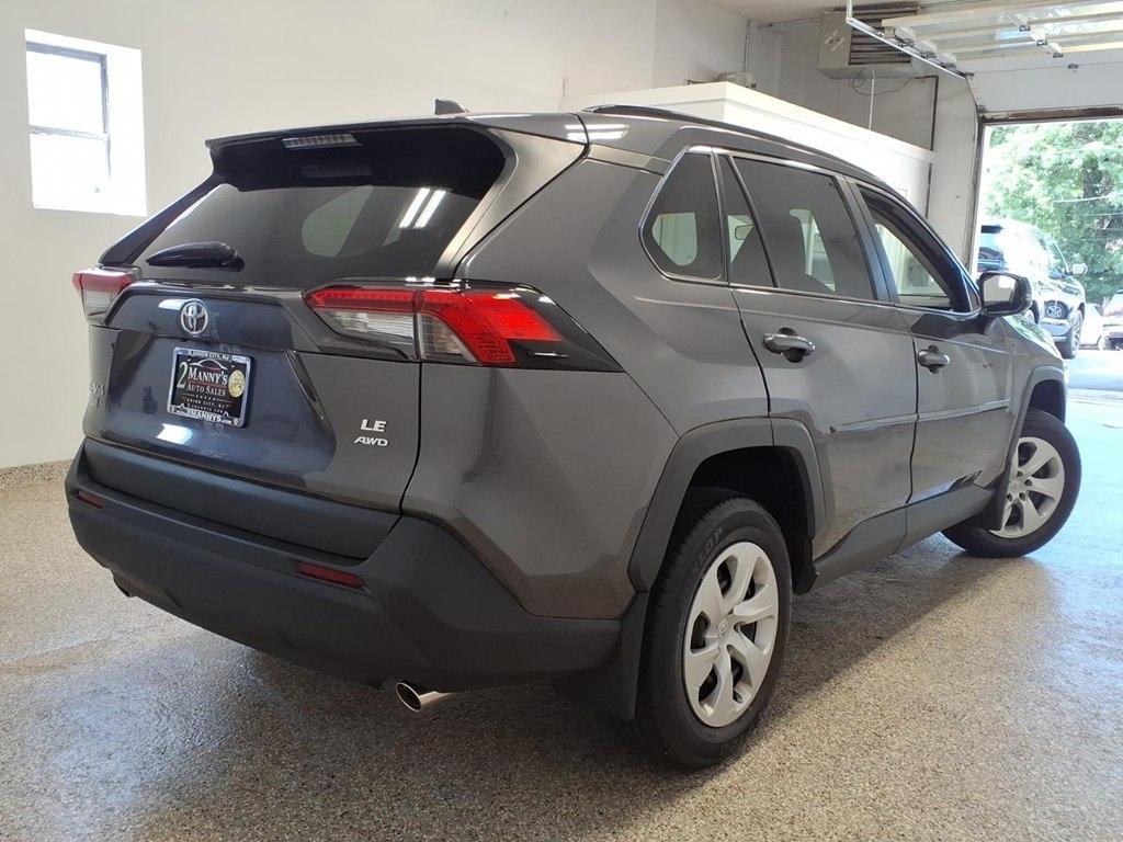 Toyota RAV4 LE AWD (Natl) 2021