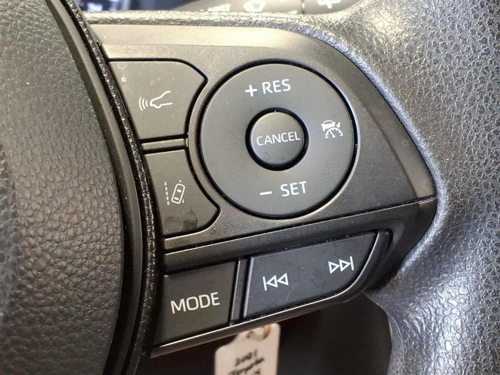 Toyota RAV4 LE AWD (Natl) 2021