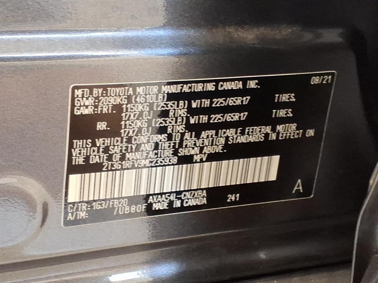 Toyota RAV4 LE AWD (Natl) 2021
