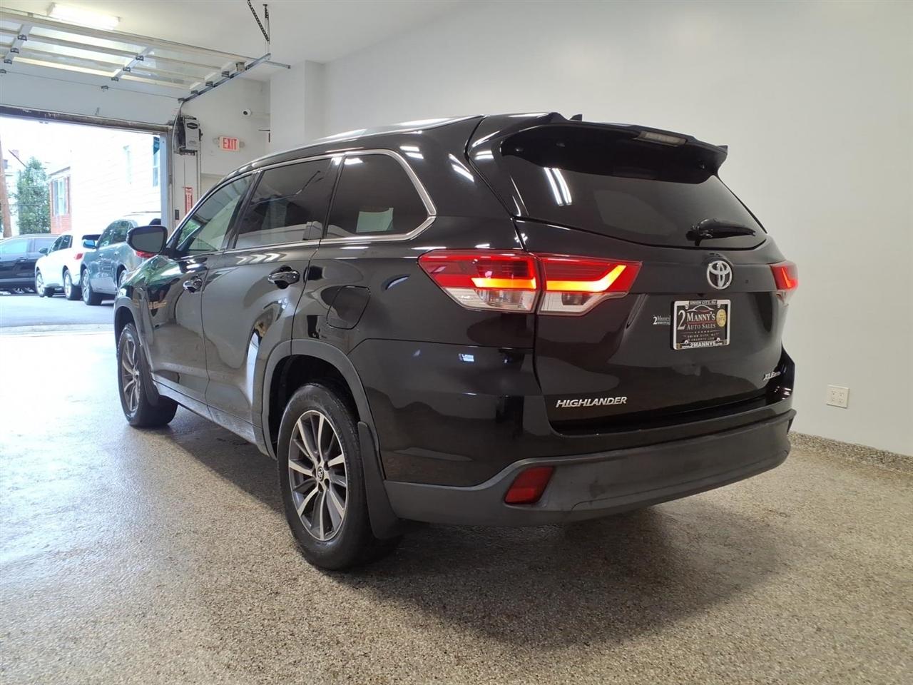 Toyota Highlander XLE 4D SUV AWD 2018