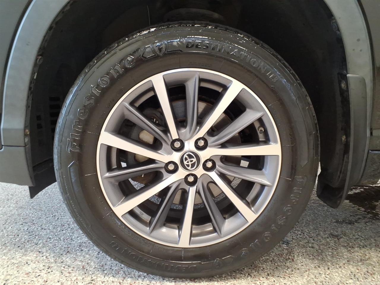Toyota Highlander XLE 4D SUV AWD 2018
