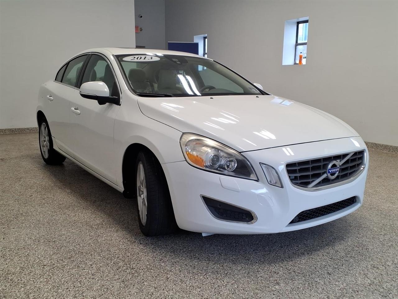Volvo S60 4dr Sdn T5 Platinum AWD 2013