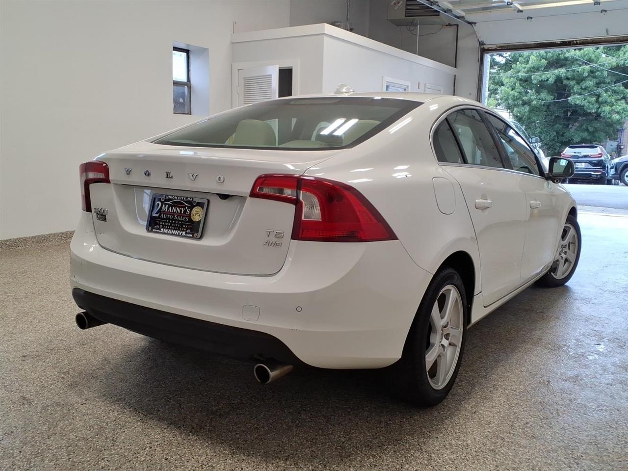 Volvo S60 4dr Sdn T5 Platinum AWD 2013