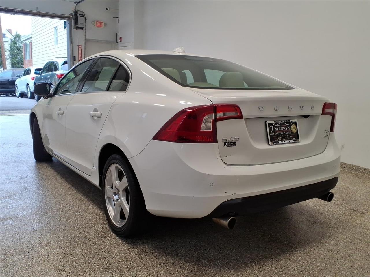 Volvo S60 4dr Sdn T5 Platinum AWD 2013