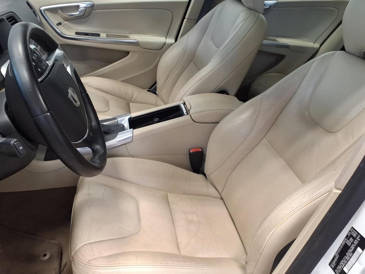 Volvo S60 4dr Sdn T5 Platinum AWD 2013