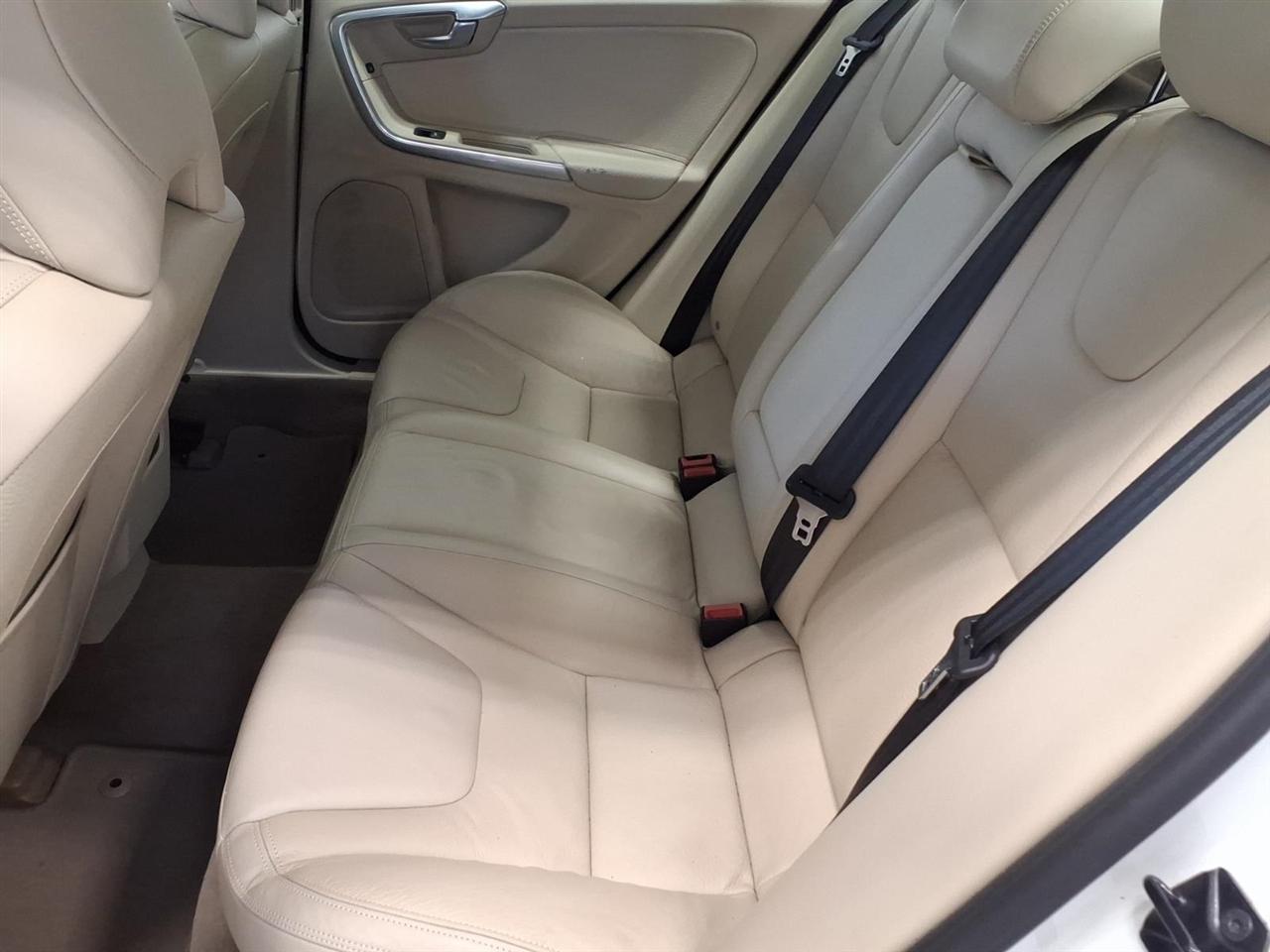 Volvo S60 4dr Sdn T5 Platinum AWD 2013