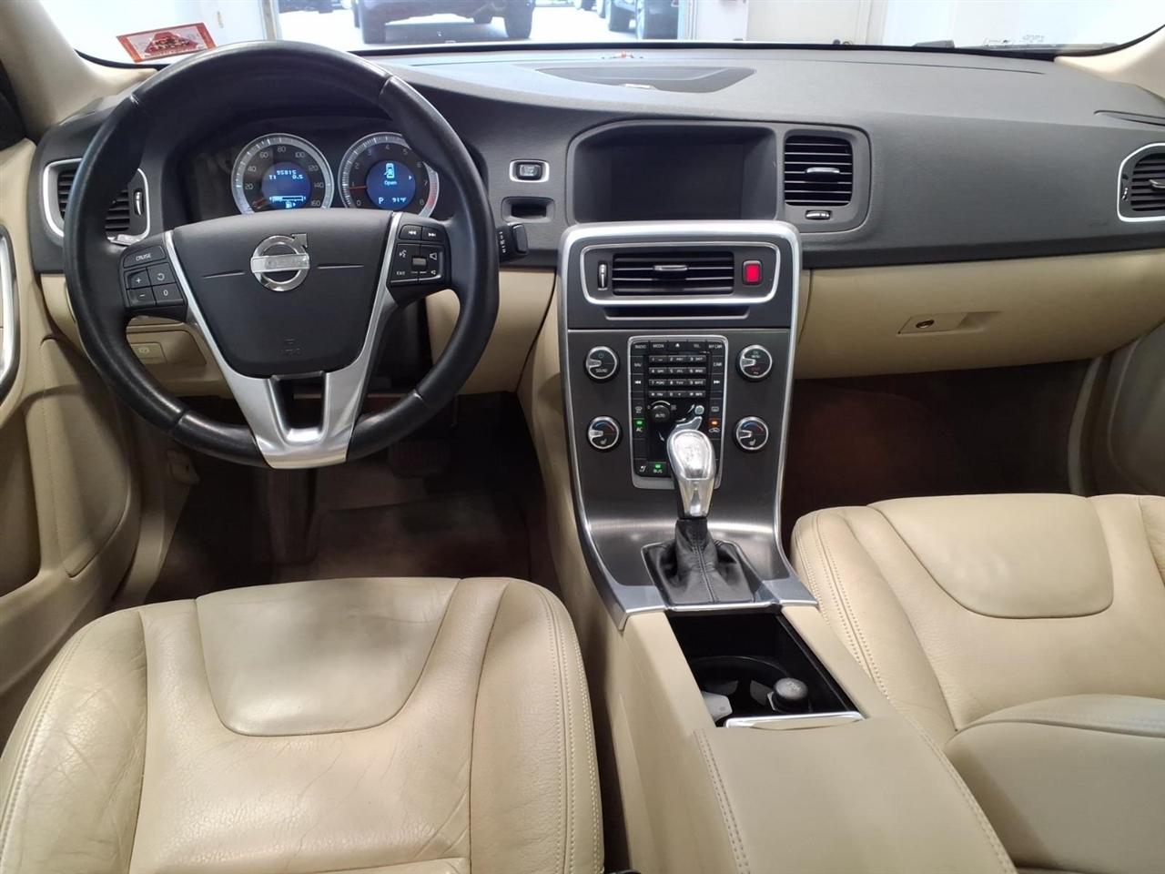 Volvo S60 4dr Sdn T5 Platinum AWD 2013