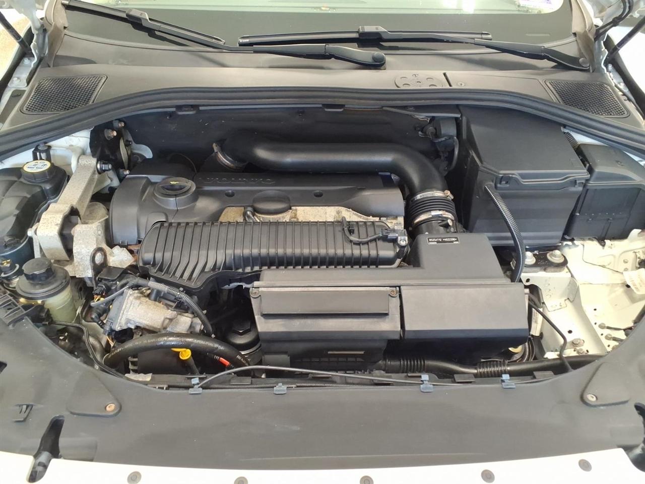 Volvo S60 4dr Sdn T5 Platinum AWD 2013