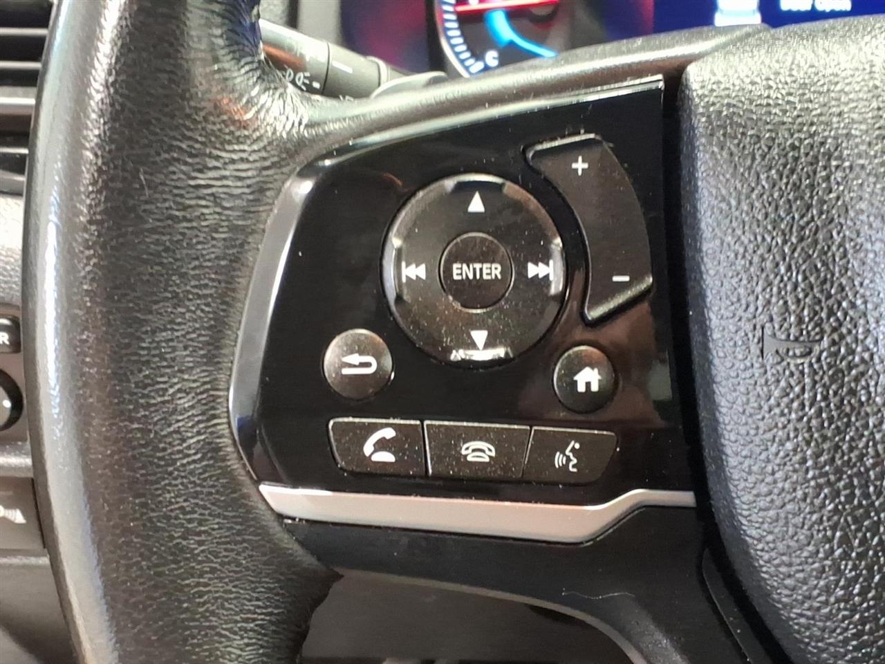 Honda Pilot Touring w/Rear Captain's Chairs AWD 2019